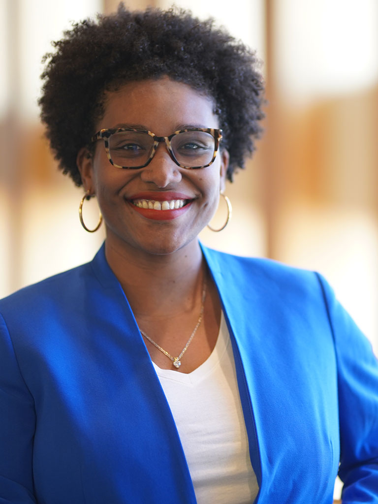 Dr. Mariel Novas